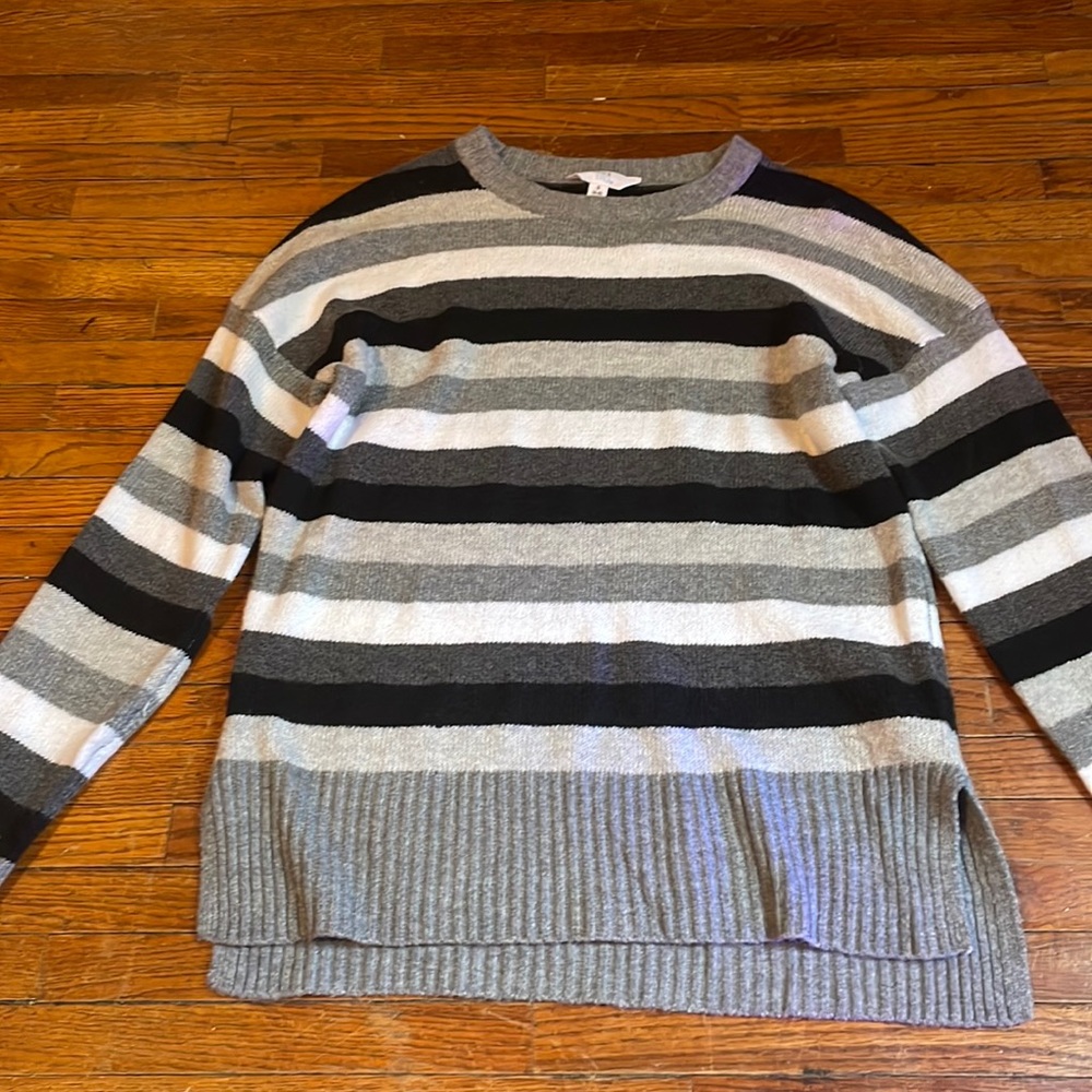 Comfy sweater that doesn’t fit me anymore!